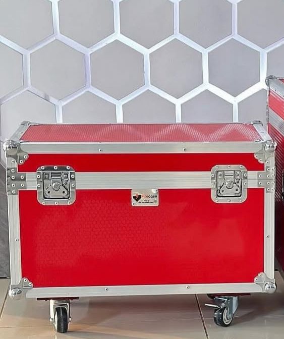 1 Gorp trunk in size medium